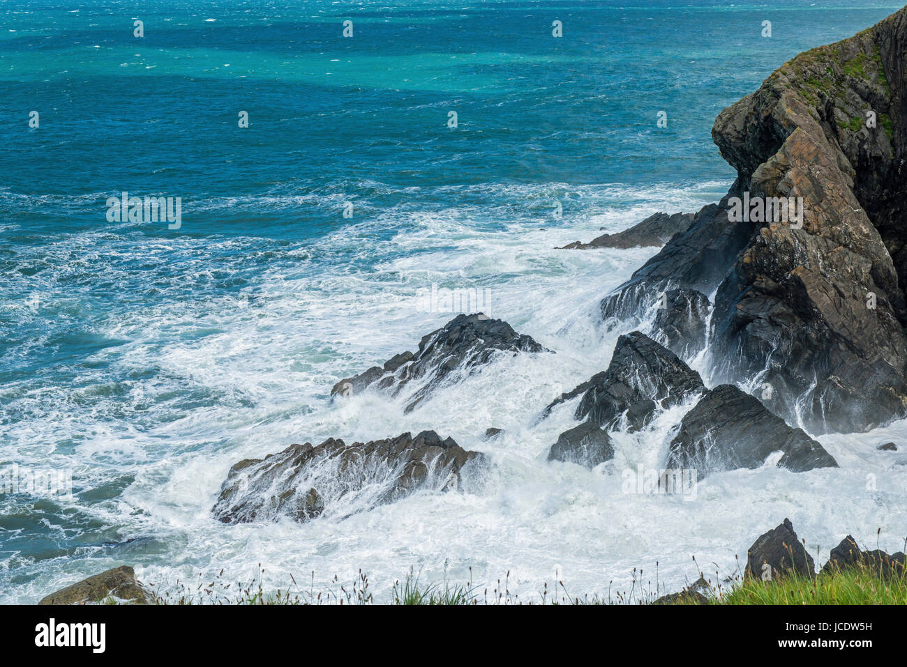 Porthgain  Coast with waves breaking over the rocks, Pembrokeshire Coast Stock Photo