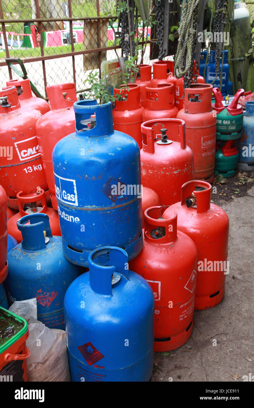 Gas canisters hires stock photography and images Alamy