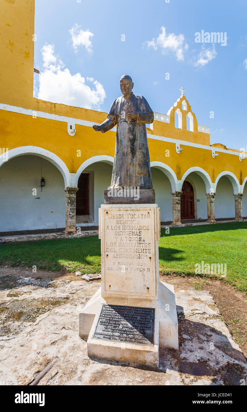 Statue of Pope John Paul II in the Franciscan Monastery of St Anthony in Izamal, the Yellow City, a small city near Merida, Yucatan, Mexico Stock Photo