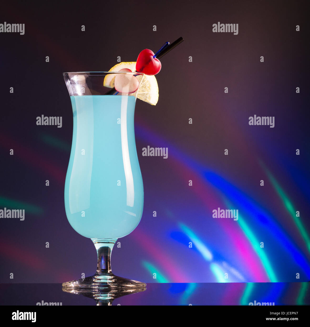 Pink tropical cocktail nobody hi-res stock photography and images - Alamy