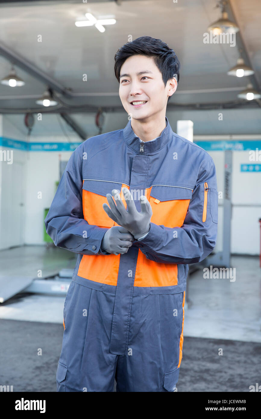 Engineer walking hi-res stock photography and images - Alamy