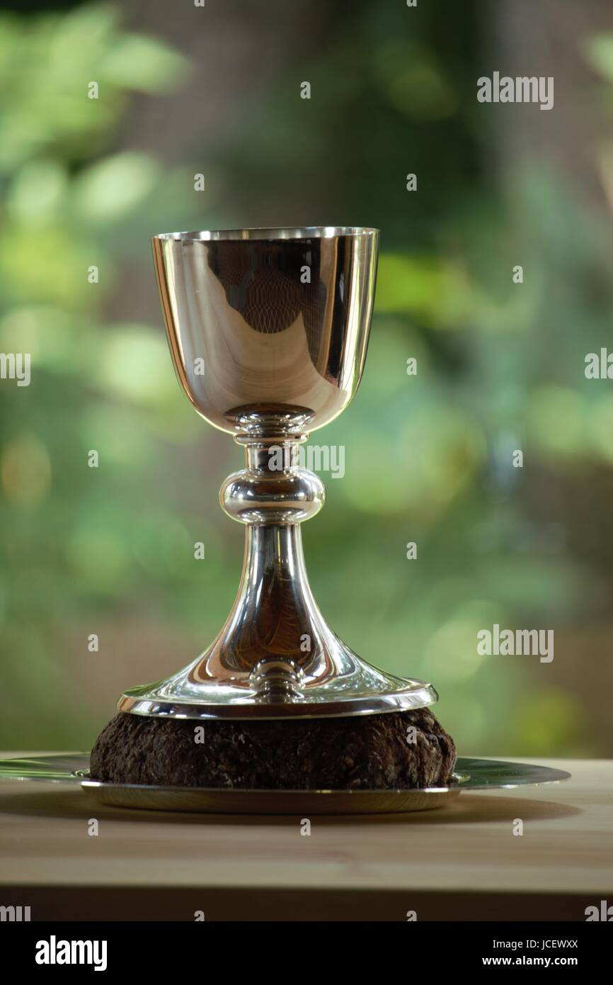 Eucharist chalice and host hires stock photography and images Alamy