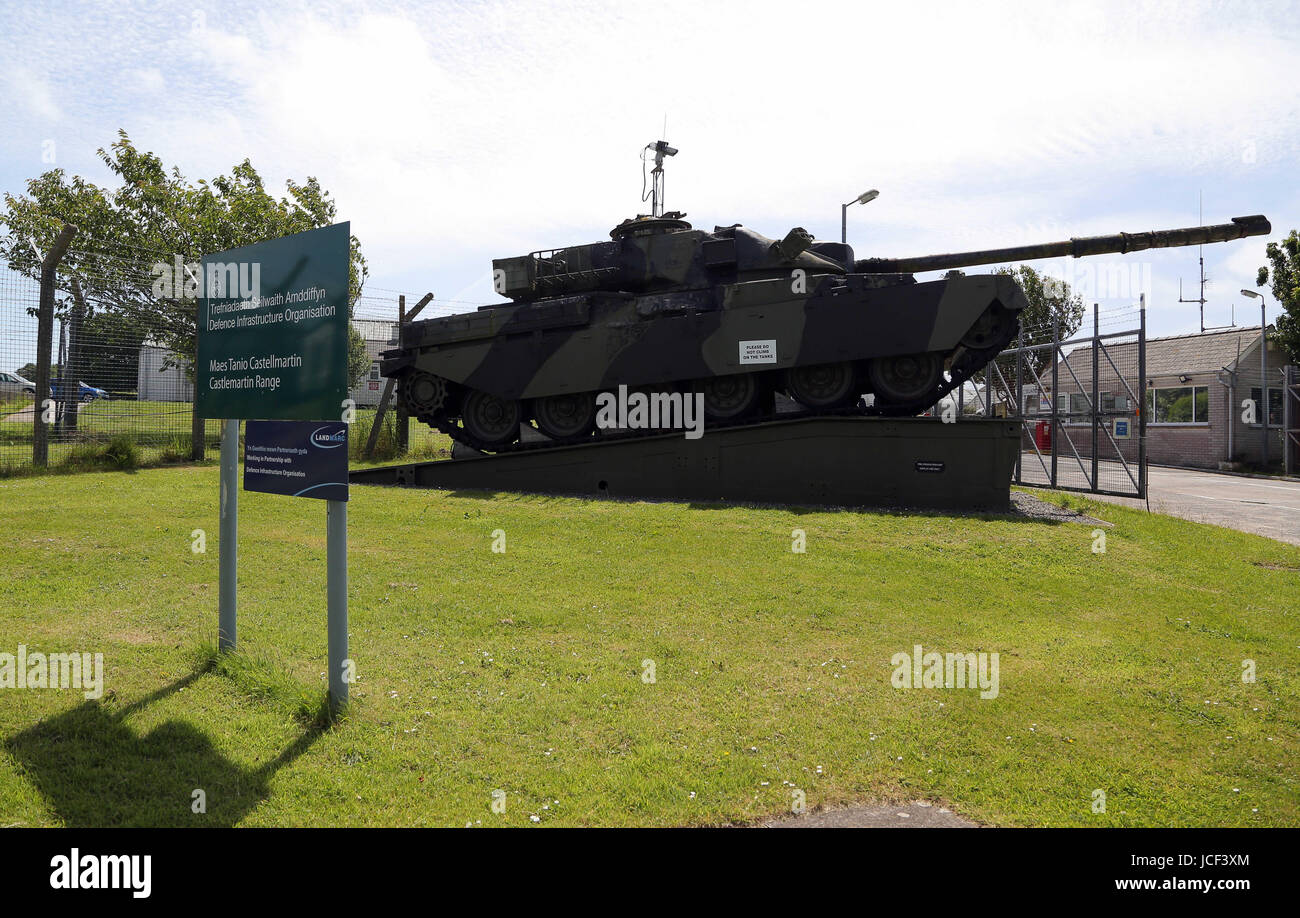 Castlemartin, UK. 15th June, 2017. A tank by the entrance to Castlemartin range. A soldier has been killed and three others injured after an incident involving a tank at Castlemartin Range in Pembrokeshire, Wales, UK Credit: D Legakis/Alamy Live News Stock Photo