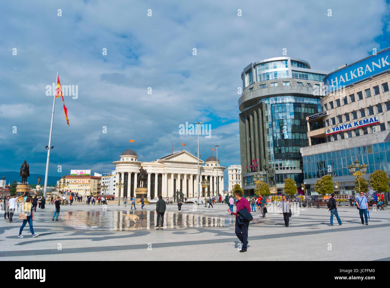 Plostad Makedonija, Macedonia square, Skopje, Macedonia Stock Photo - Alamy