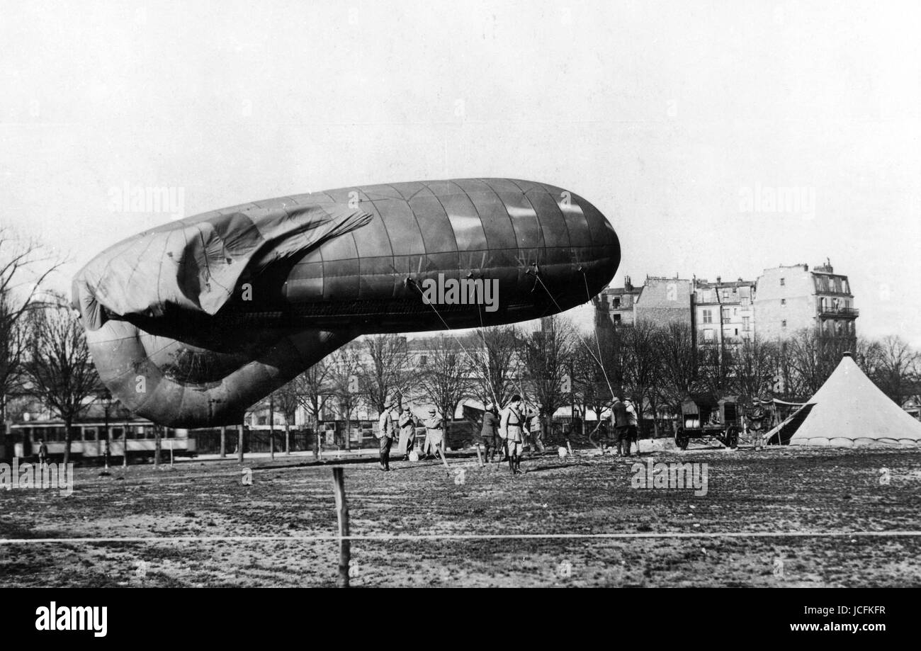 Airship 1914 Black and White Stock Photos & Images - Alamy