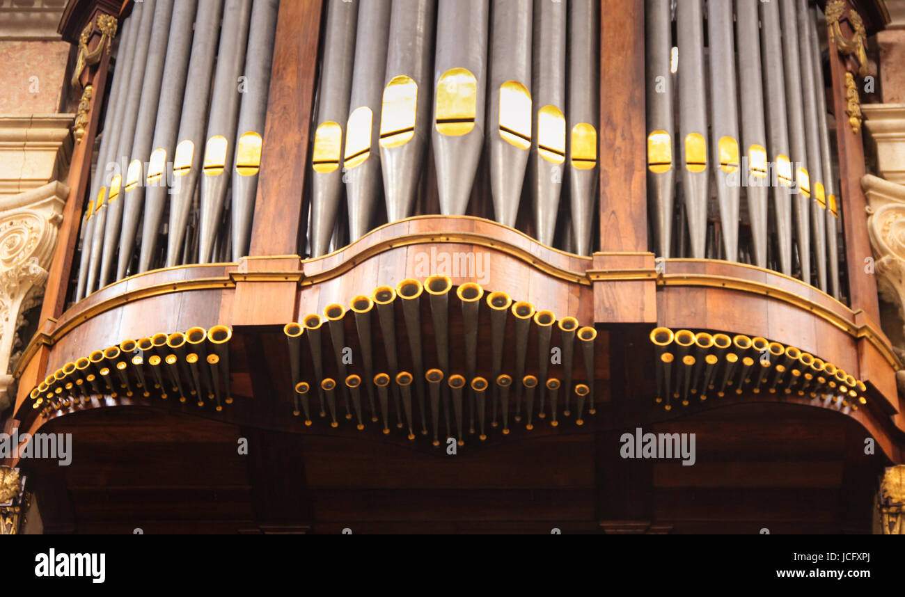Vintage pipe organ hi-res stock photography and images - Page 6 - Alamy