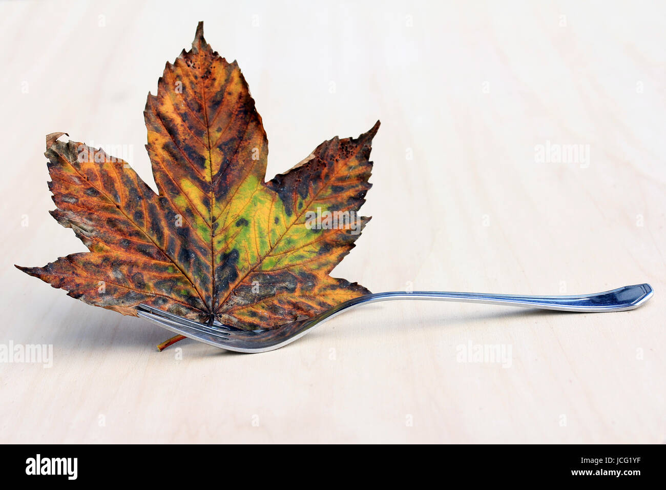 Drop leaf dining table hi-res stock photography and images - Alamy