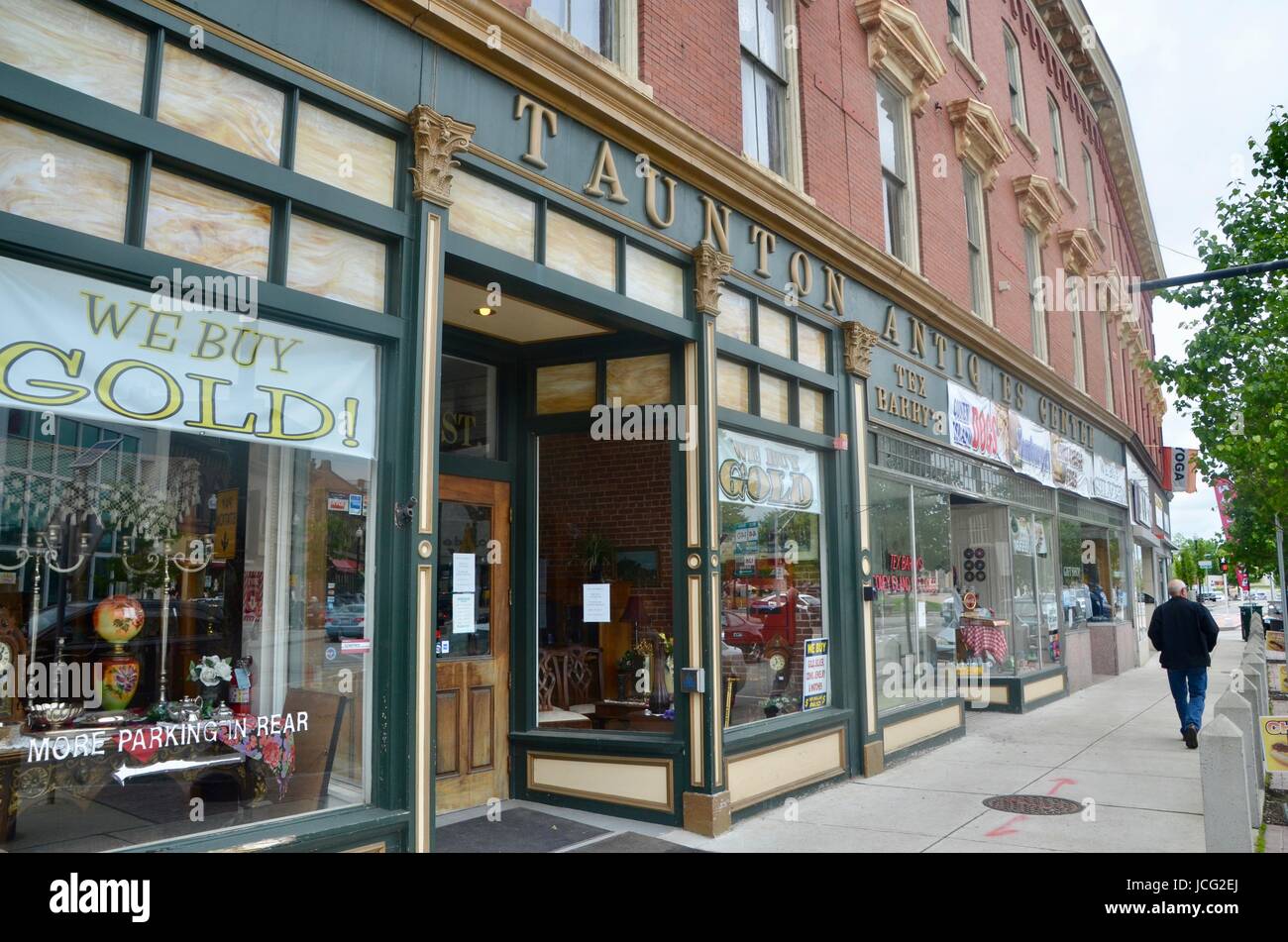Antiques center hires stock photography and images Alamy