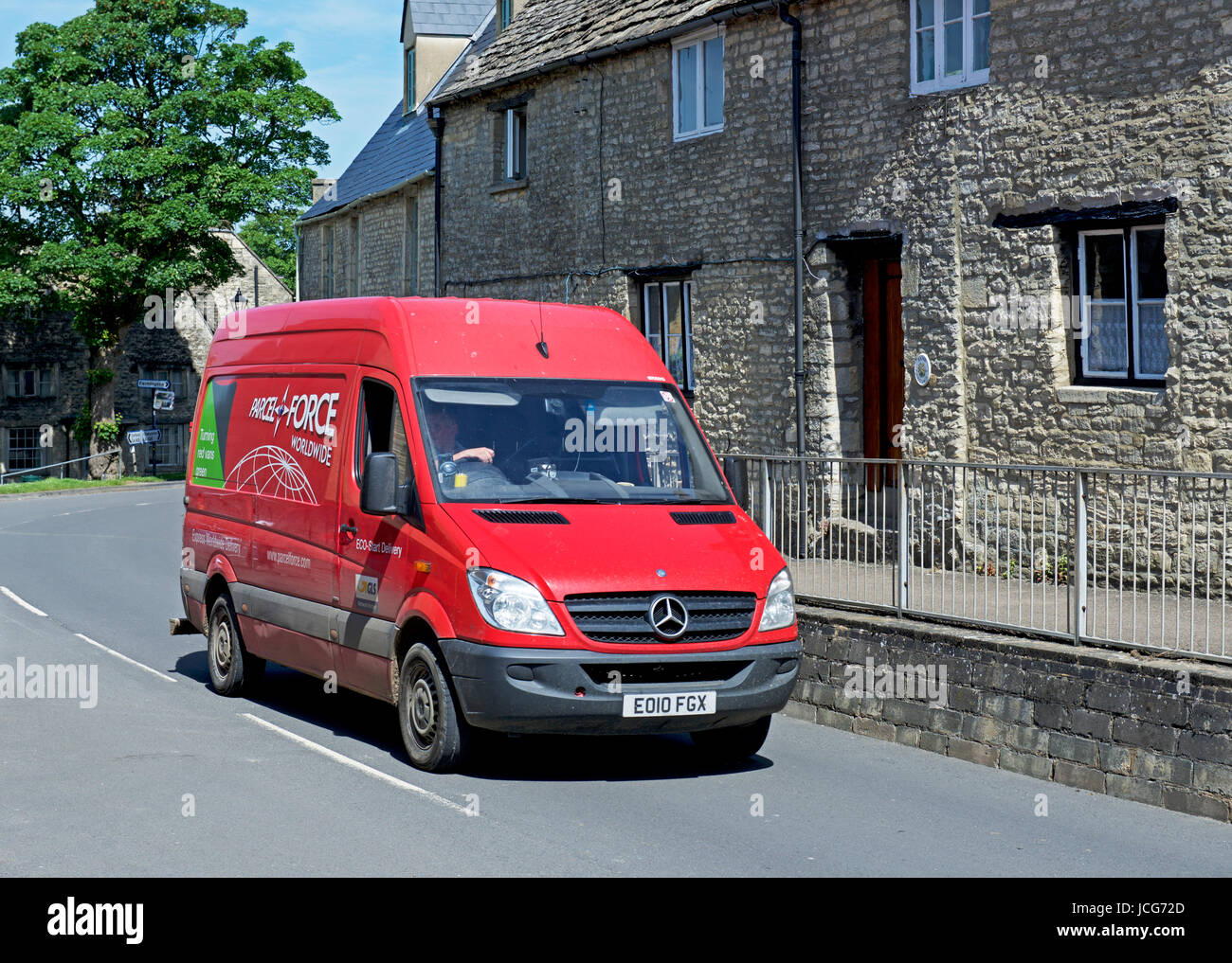Parcelforce delivery van hi-res stock photography and images - Alamy
