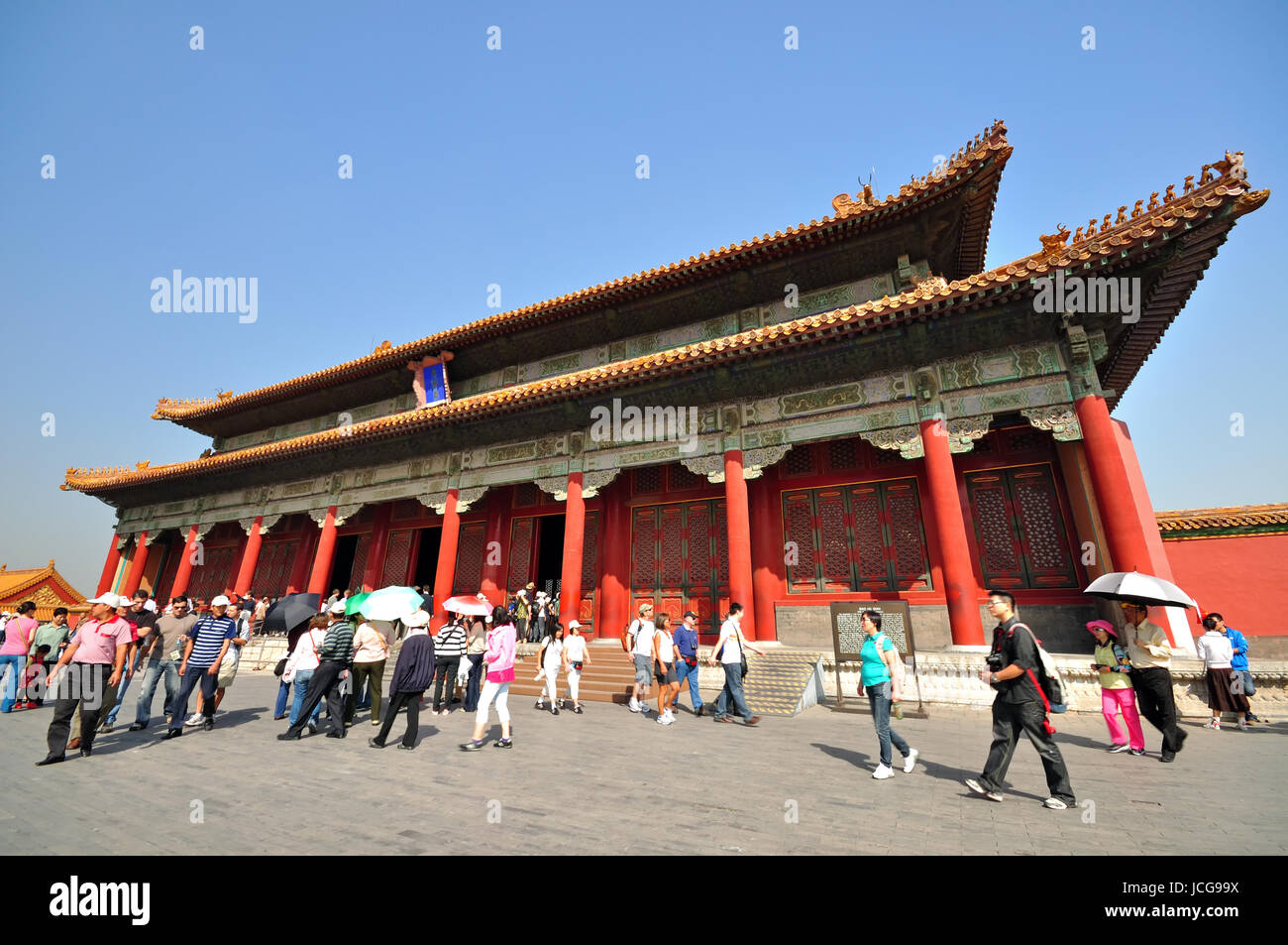 Beijing, China - September 22, 2009: Tourists at the Forbidden city, Chinese imperial palace from the Ming dynasty to Qing dynasty. It is China's most Stock Photo