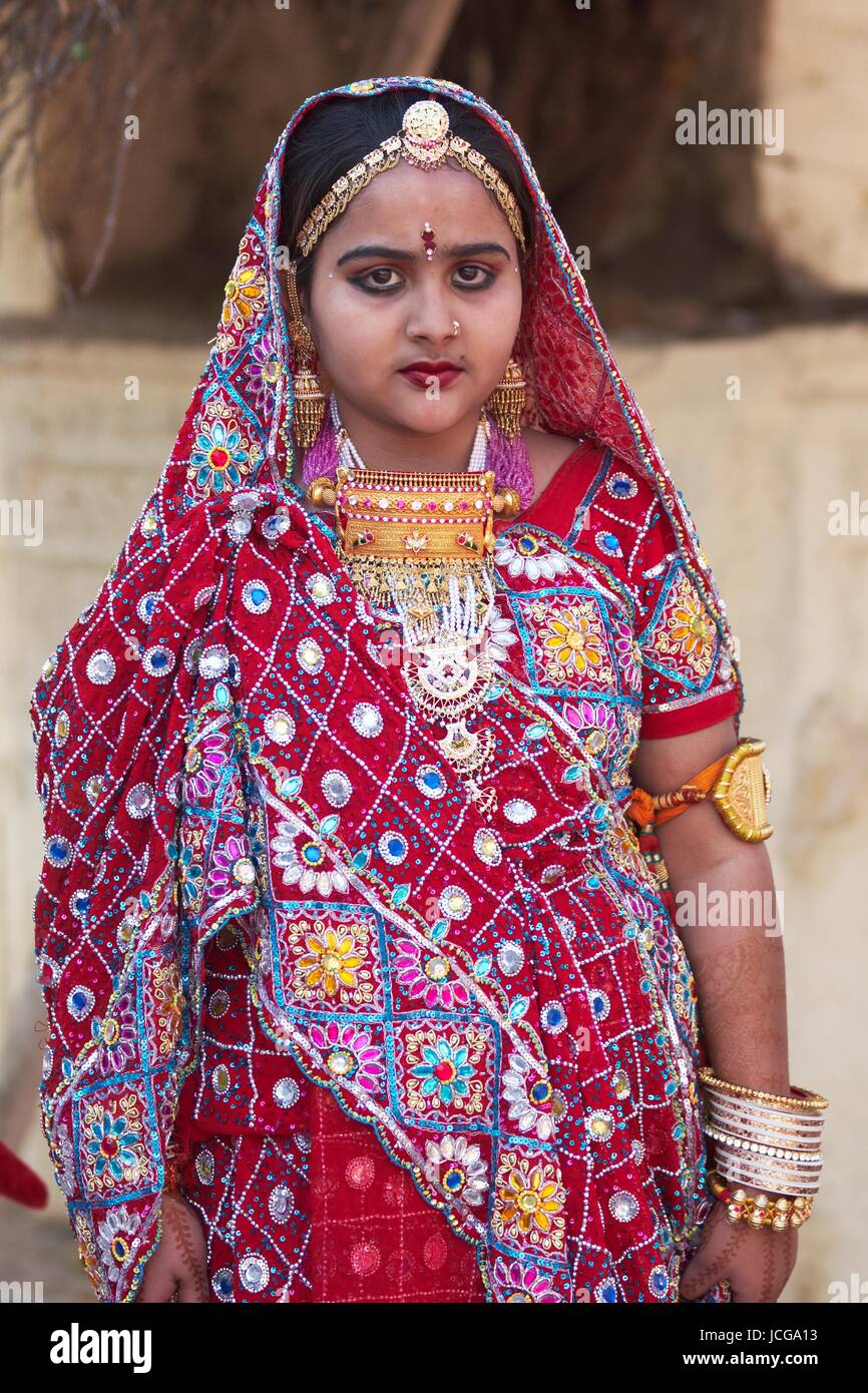 Tribal girl in rajasthan hi-res stock photography and images - Alamy