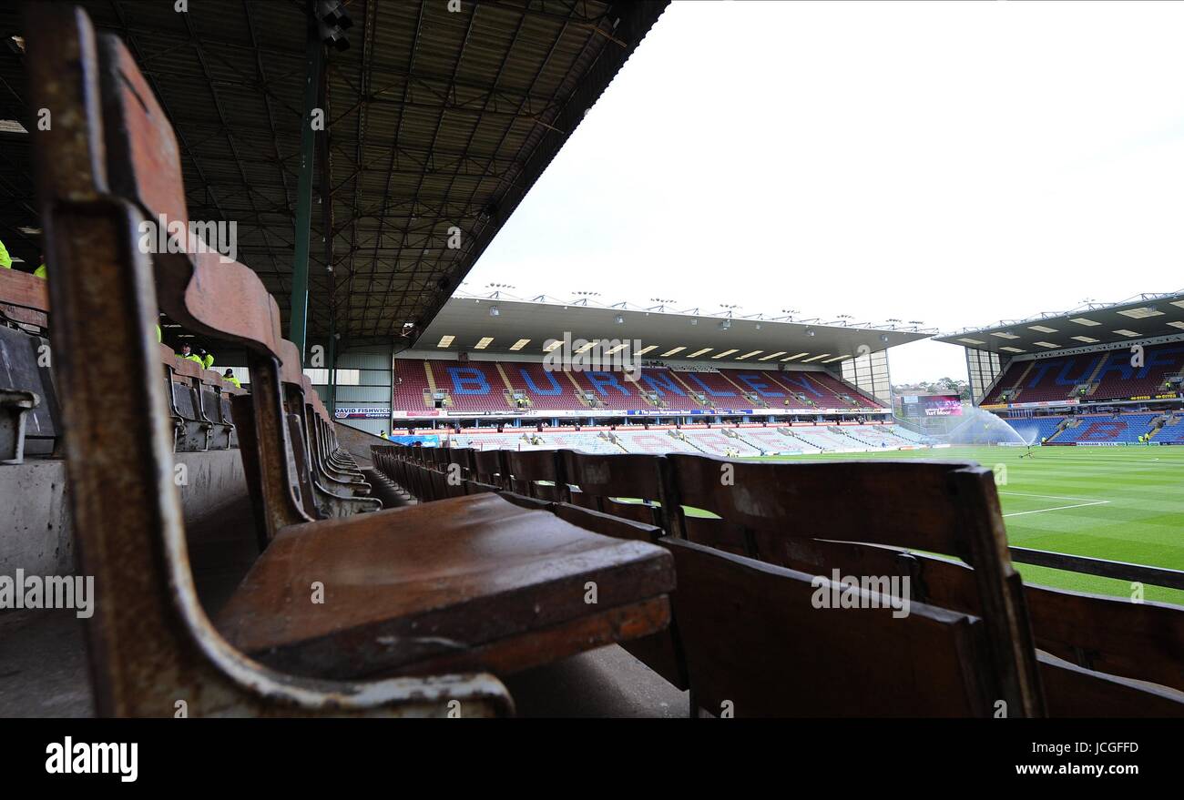 Wooden Seats Turf Moor Football Stadium Burnley Fc Burnley V Everton Turf Moor Burnley England 22 August 2009 Diy99994 Warning This Photograph May Only Be Used For Newspaper And Or Magazine Editorial Purposes