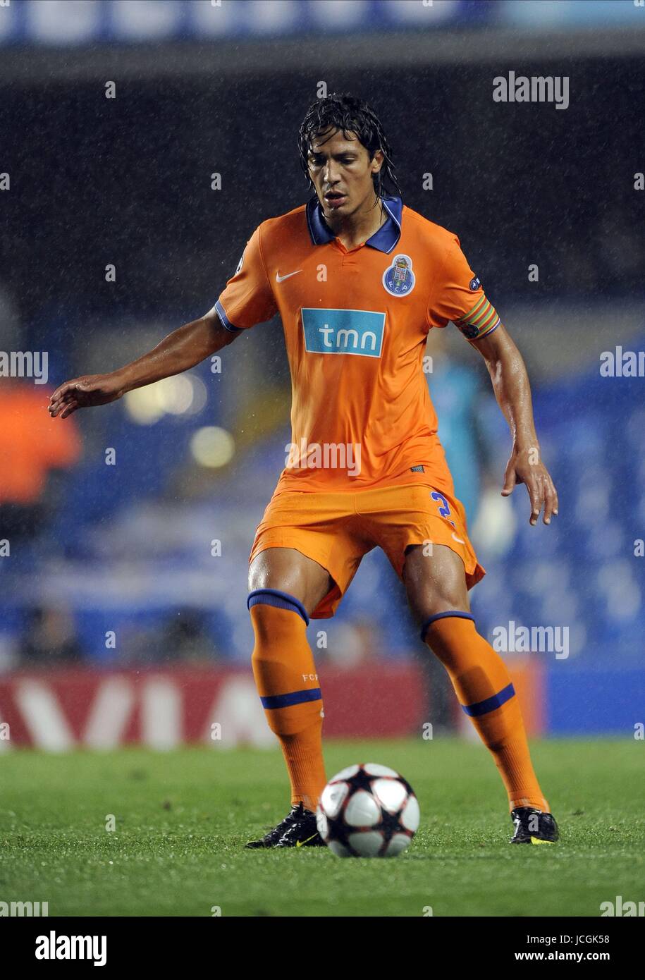 BRUNO ALVES FC PORTO CHELSEA V FC PORTO, CHAMPIONS LEAGUE STAMFORD BRIDGE,  LONDON, ENGLAND 15 September 2009 DIZ102403 CHELSEA V FC PORTO WARNING!  This Photograph May Only Be Used For Newspaper And/Or