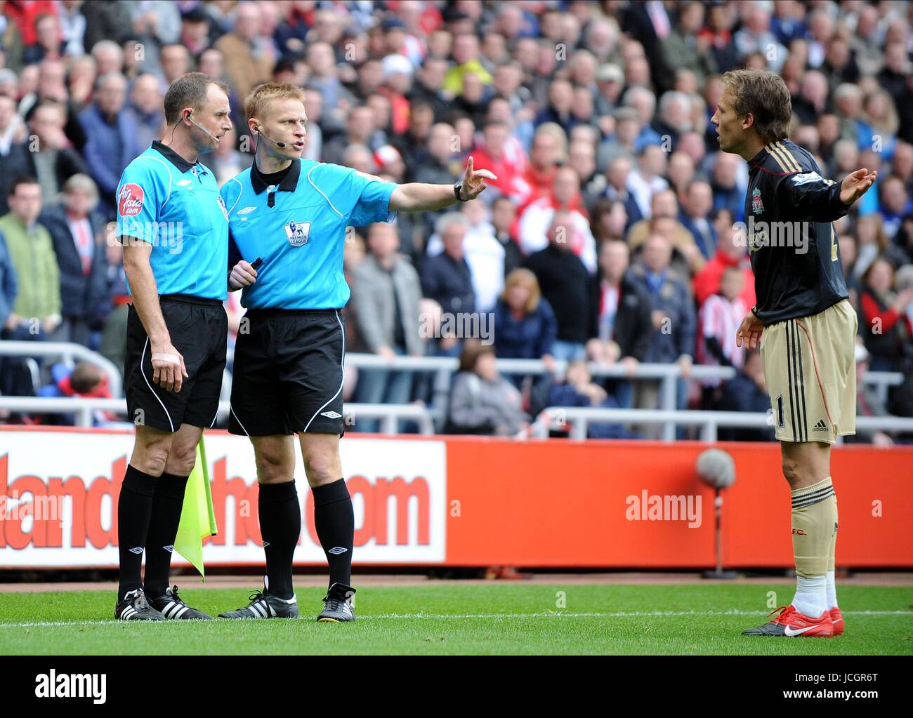 ASSISTANT REFEREE, MIKE JONES & LUCAS LEIVA, BEACH BALL INCIDENT