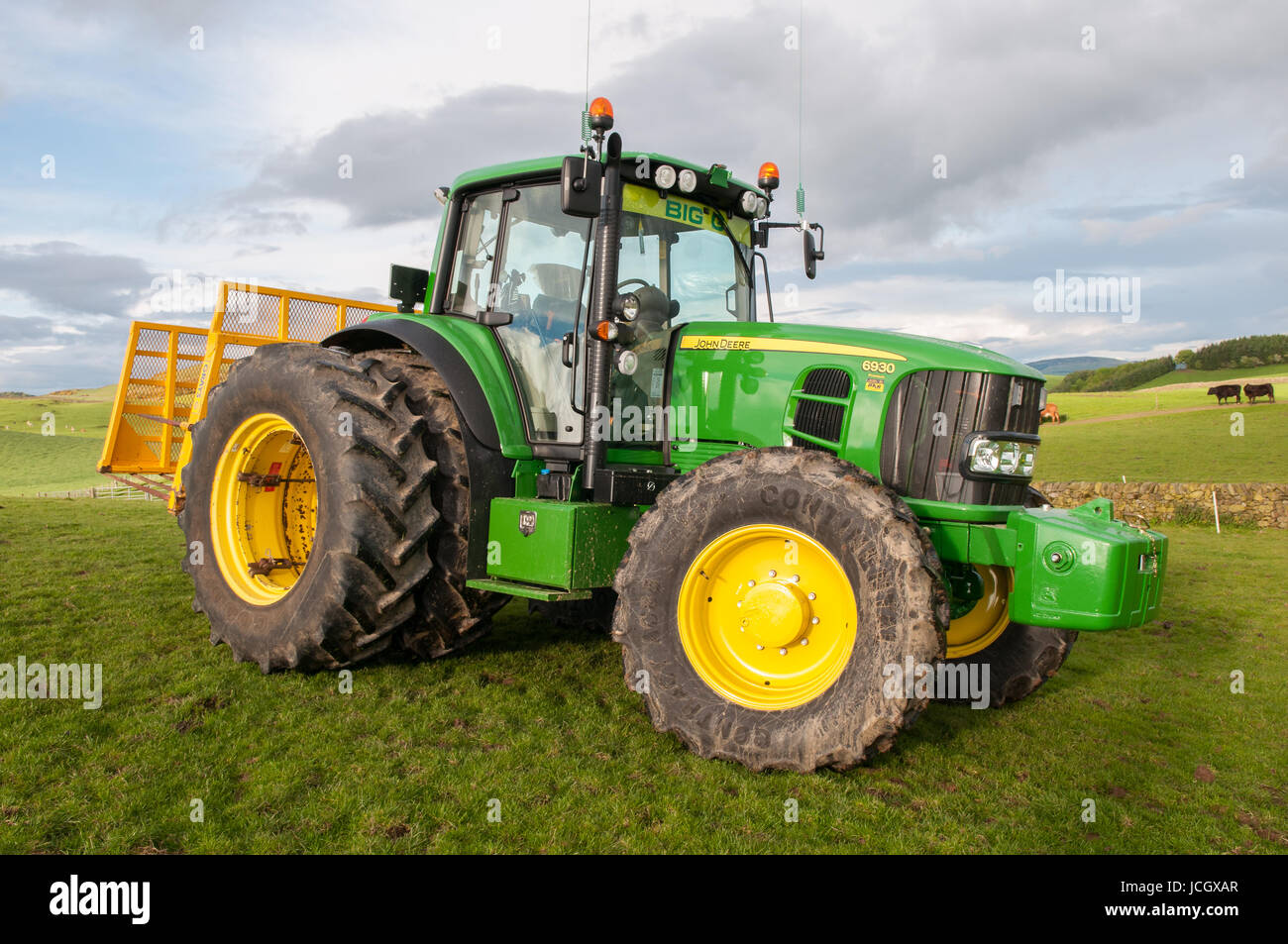 john-deere-6930-tractor-with-double-wheel-setup-stock-photo-alamy