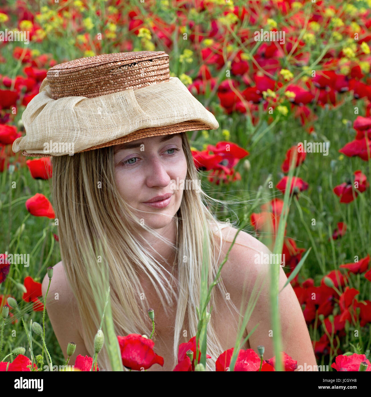 Lady in hat hi-res stock photography and images - Alamy