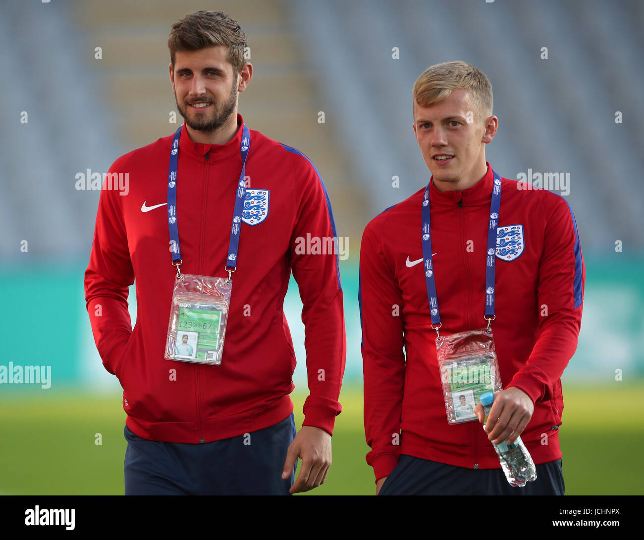 England U21's Jack Stephens (left) and James Ward-Prowse during the team walkaround at the Kolporter Arena in Kielce, Poland. Stock Photo