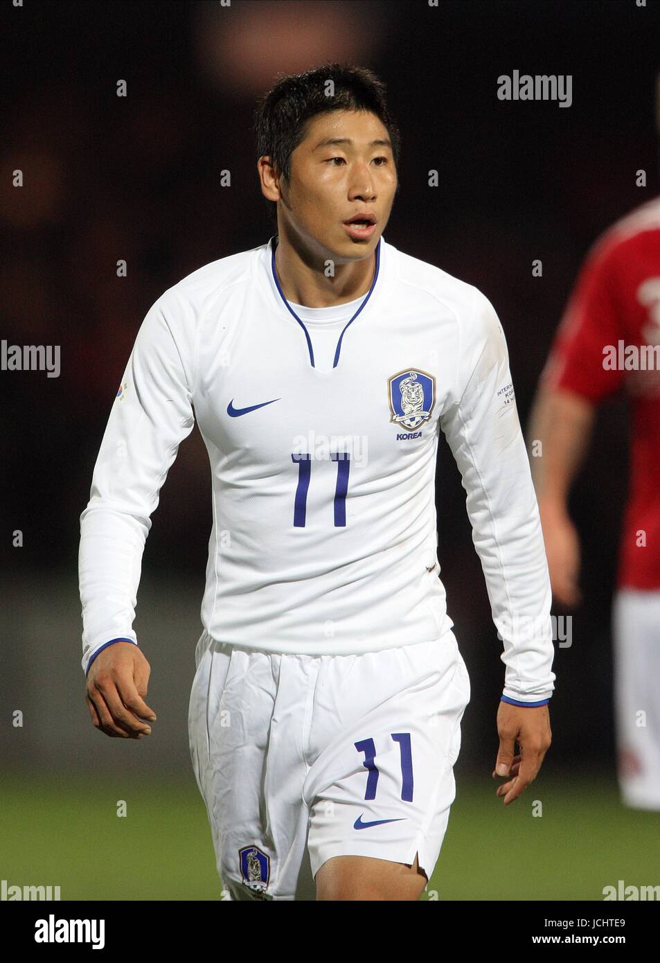 LEE KEUN-HO SOUTH KOREA DENMARK V SOUTH KOREA BLUE WATER STADIUM,ESJBERG,DENMARK 14 November 2009 GAA3466     WARNING! This Photograph May Only Be Used For Newspaper And/Or Magazine Editorial Purposes. May Not Be Used For, Internet/Online Usage Nor For Publications Involving 1 player, 1 Club Or 1 Competition, Without Written Authorisation From Football DataCo Ltd. For Any Queries, Please Contact Football DataCo Ltd on +44 (0) 207 864 9121 Stock Photo