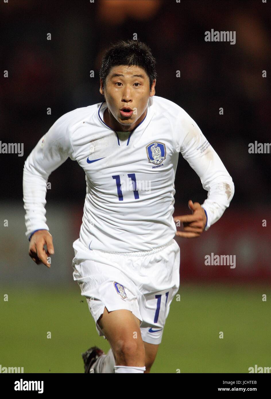 LEE KEUN-HO SOUTH KOREA DENMARK V SOUTH KOREA BLUE WATER STADIUM,ESJBERG,DENMARK 14 November 2009 GAA3468     WARNING! This Photograph May Only Be Used For Newspaper And/Or Magazine Editorial Purposes. May Not Be Used For, Internet/Online Usage Nor For Publications Involving 1 player, 1 Club Or 1 Competition, Without Written Authorisation From Football DataCo Ltd. For Any Queries, Please Contact Football DataCo Ltd on +44 (0) 207 864 9121 Stock Photo
