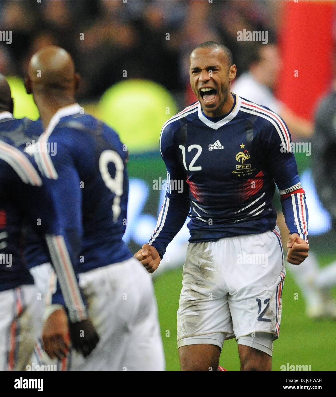 THIERRY HENRY FRANCE FRANCE V REPUBLIC OF IRELAND STADE DE FRANCE, PARIS, FRANCE 18 November 2009 GAB4011   RANCE V REPUBLIC OF IRELAND WORLD CUP QUALIFIER 2ND LEG     WARNING! This Photograph May Only Be Used For Newspaper And/Or Magazine Editorial Purposes. May Not Be Used For Publications Involving 1 player, 1 Club Or 1 Competition  Without Written Authorisation From Football DataCo Ltd. For Any Queries, Please Contact Football DataCo Ltd on +44 (0) 207 864 9121 Stock Photo