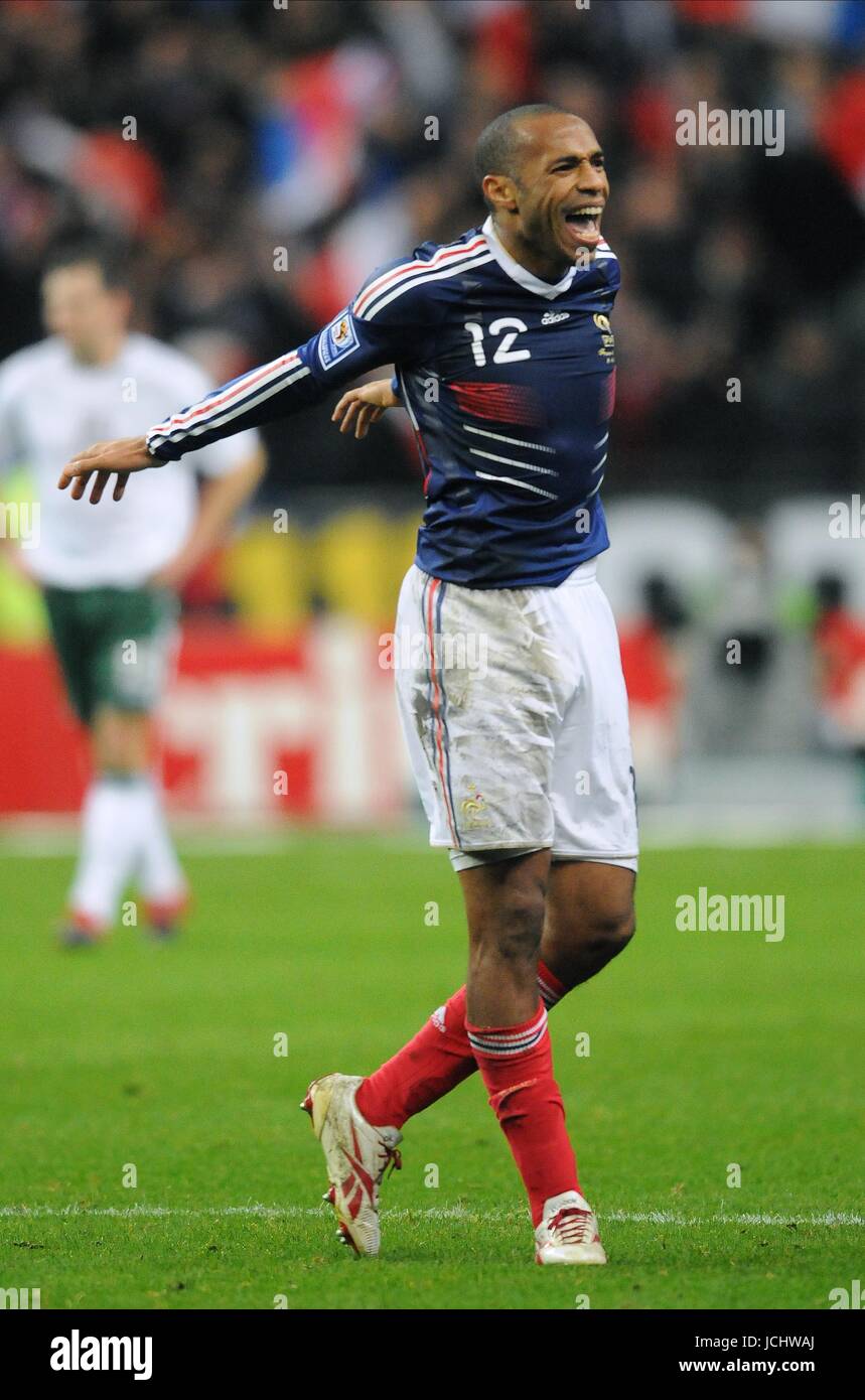 THIERRY HENRY FRANCE FRANCE V REPUBLIC OF IRELAND STADE DE FRANCE, PARIS, FRANCE 18 November 2009 GAB4012   RANCE V REPUBLIC OF IRELAND WORLD CUP QUALIFIER 2ND LEG     WARNING! This Photograph May Only Be Used For Newspaper And/Or Magazine Editorial Purposes. May Not Be Used For Publications Involving 1 player, 1 Club Or 1 Competition  Without Written Authorisation From Football DataCo Ltd. For Any Queries, Please Contact Football DataCo Ltd on +44 (0) 207 864 9121 Stock Photo