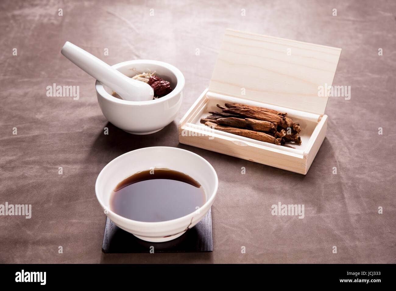 Traditional Korean medicine, red ginseng Stock Photo Alamy