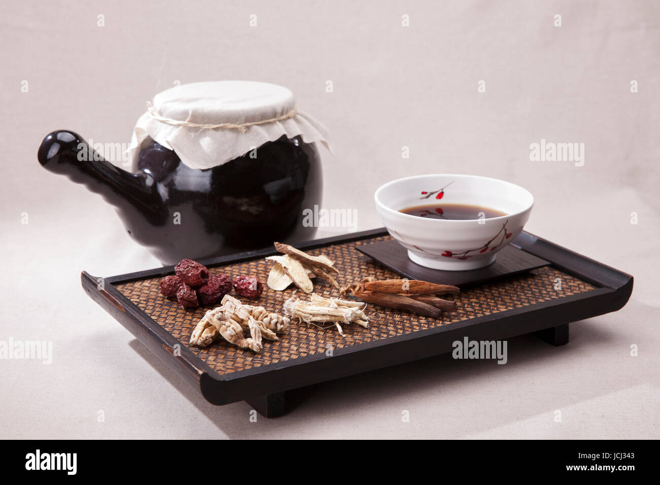 Traditional Korean medicine with clay pot Stock Photo Alamy