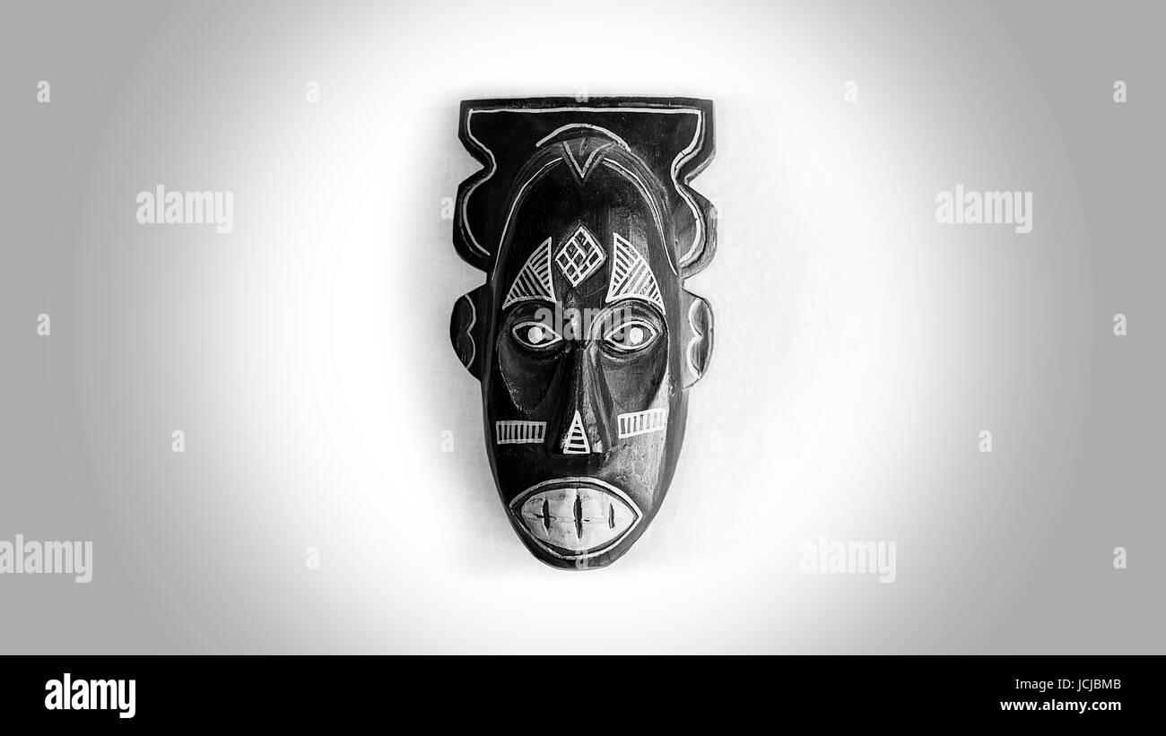 African mask Black and White Stock Photos & Images Alamy