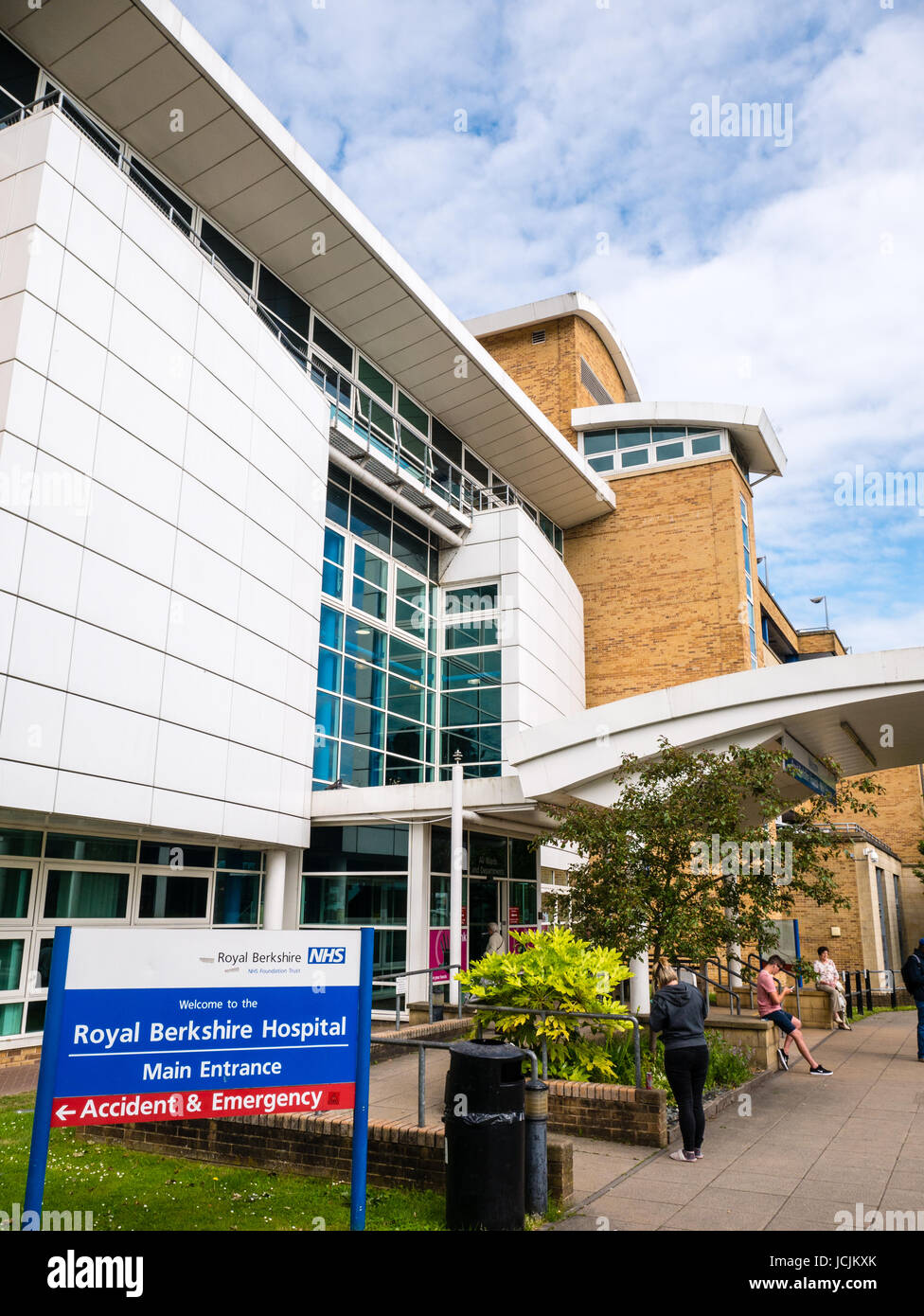 Main Entrance to the Royal Berkshire Hospital, Reading, Berkshire, England, UK, GB. Stock Photo