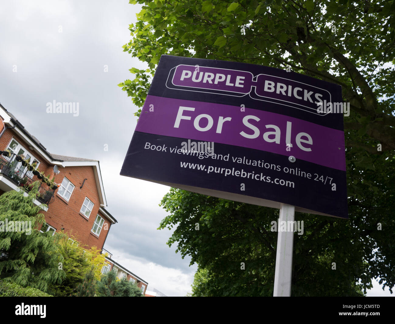 Purple bricks hires stock photography and images Alamy