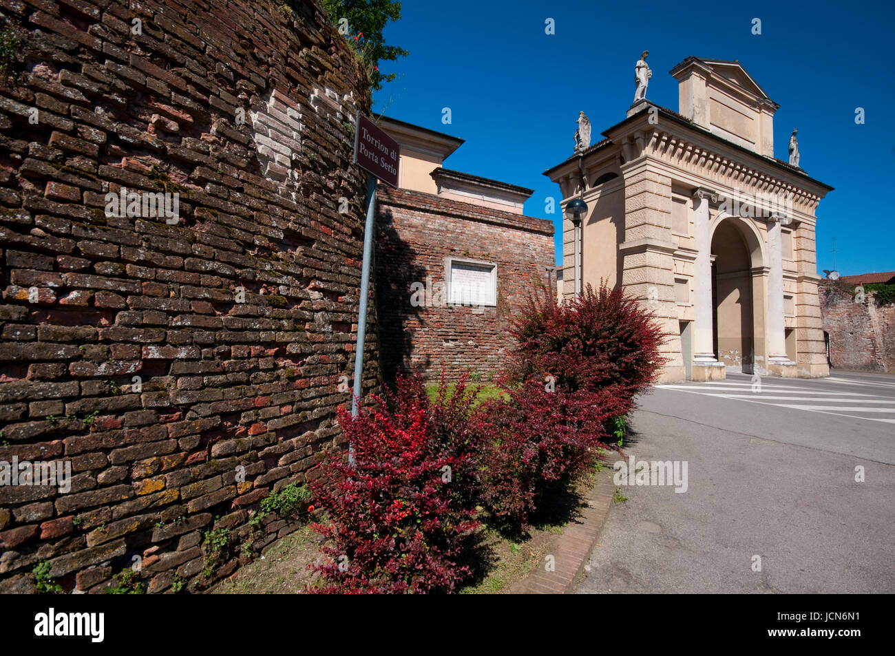 Italy, Lombardy, Crema, Arco di Porta Serio, City Gate by Faustino Rodi Architect dated 1805 Stock Photo