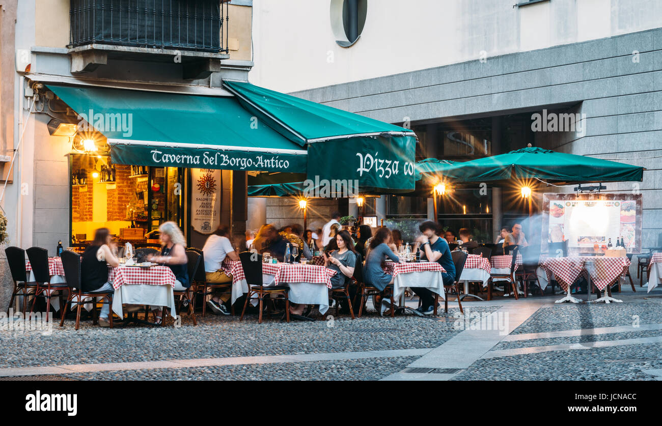 Brera, Milan street corner, lively restaurant terrace Stock Photo Alamy