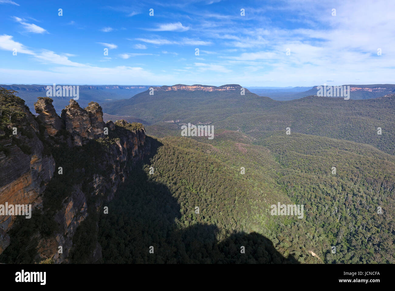 Lookout on the blue mountains in Australia Stock Photo - Alamy