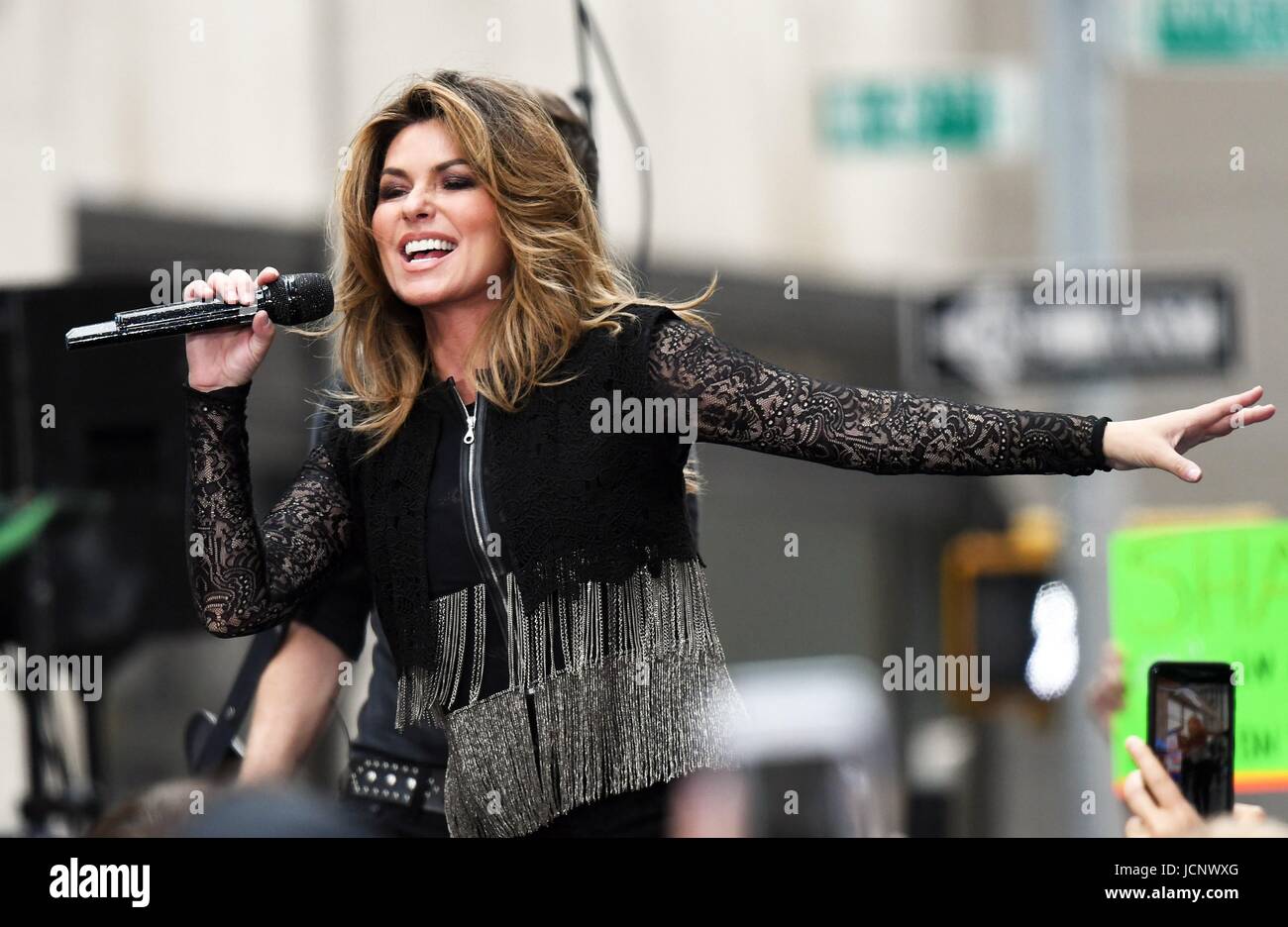 New York, NY, USA. 16th June, 2017. Shania Twain on stage for NBC Today Show Concert with Shania Twain, Rockefeller Plaza, New York, NY June 16, 2017. Credit: Lee/Everett Collection/Alamy Live News Stock Photo