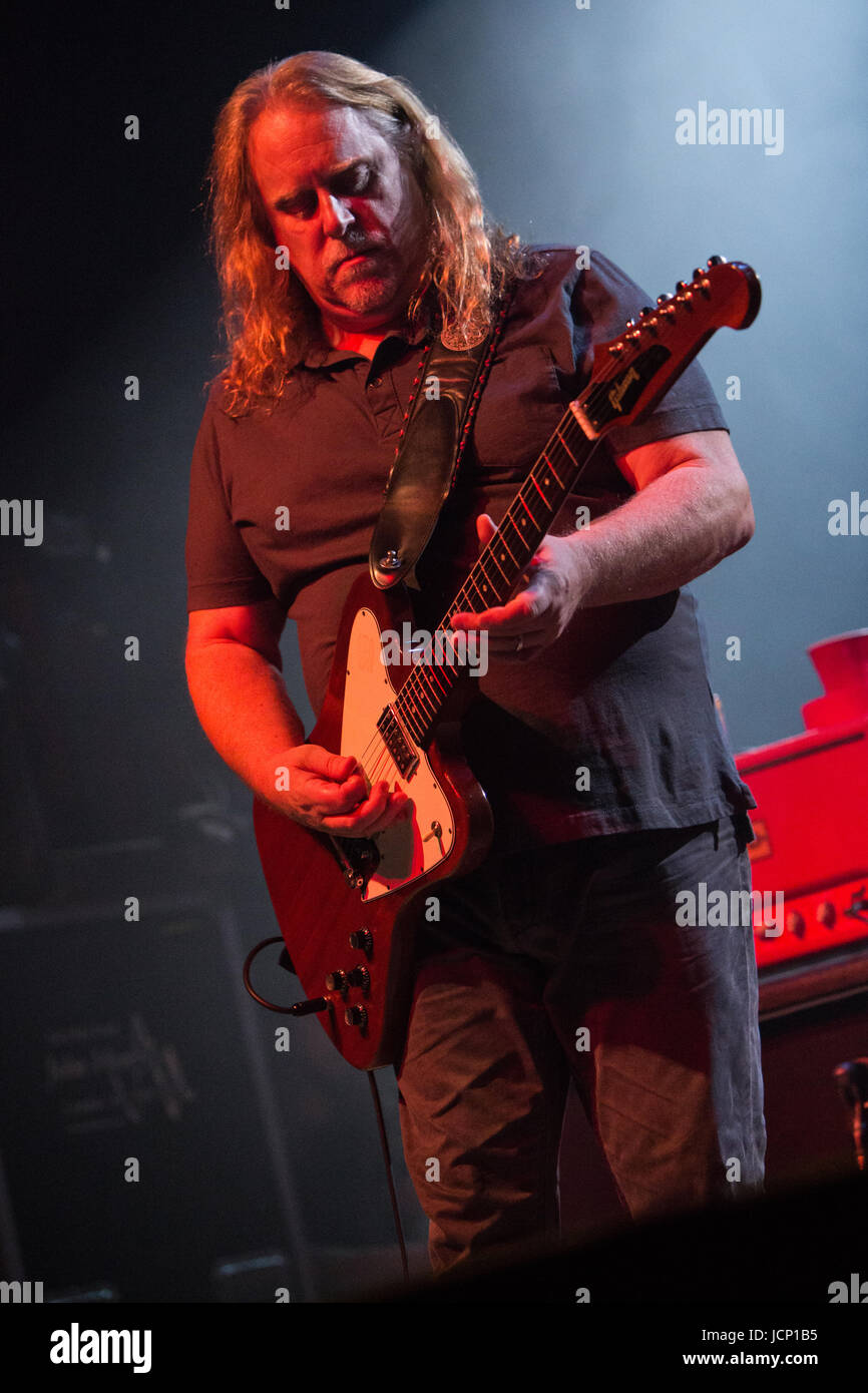 Trezzo sull'Adda, Italy. 15th June, 2017. The American southern rock jam band GOV'T MULE performs live on stage at Live Music Club to present their new album 'Revolution Come.Revolution Go' Credit: Rodolfo Sassano/Alamy Live News Stock Photo
