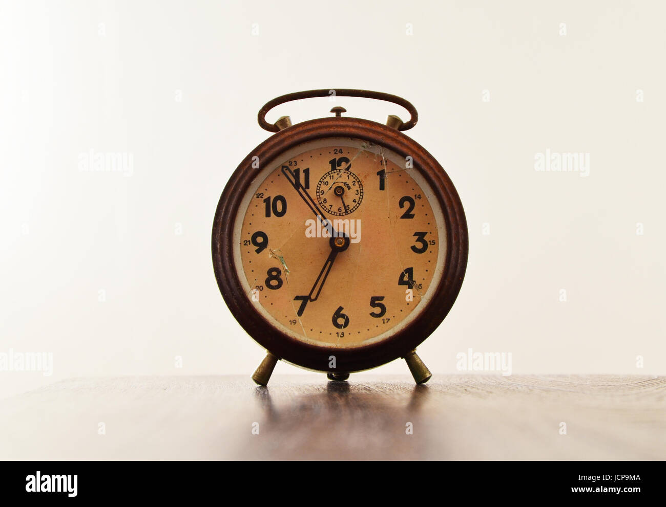 Broken hour glass hires stock photography and images Alamy
