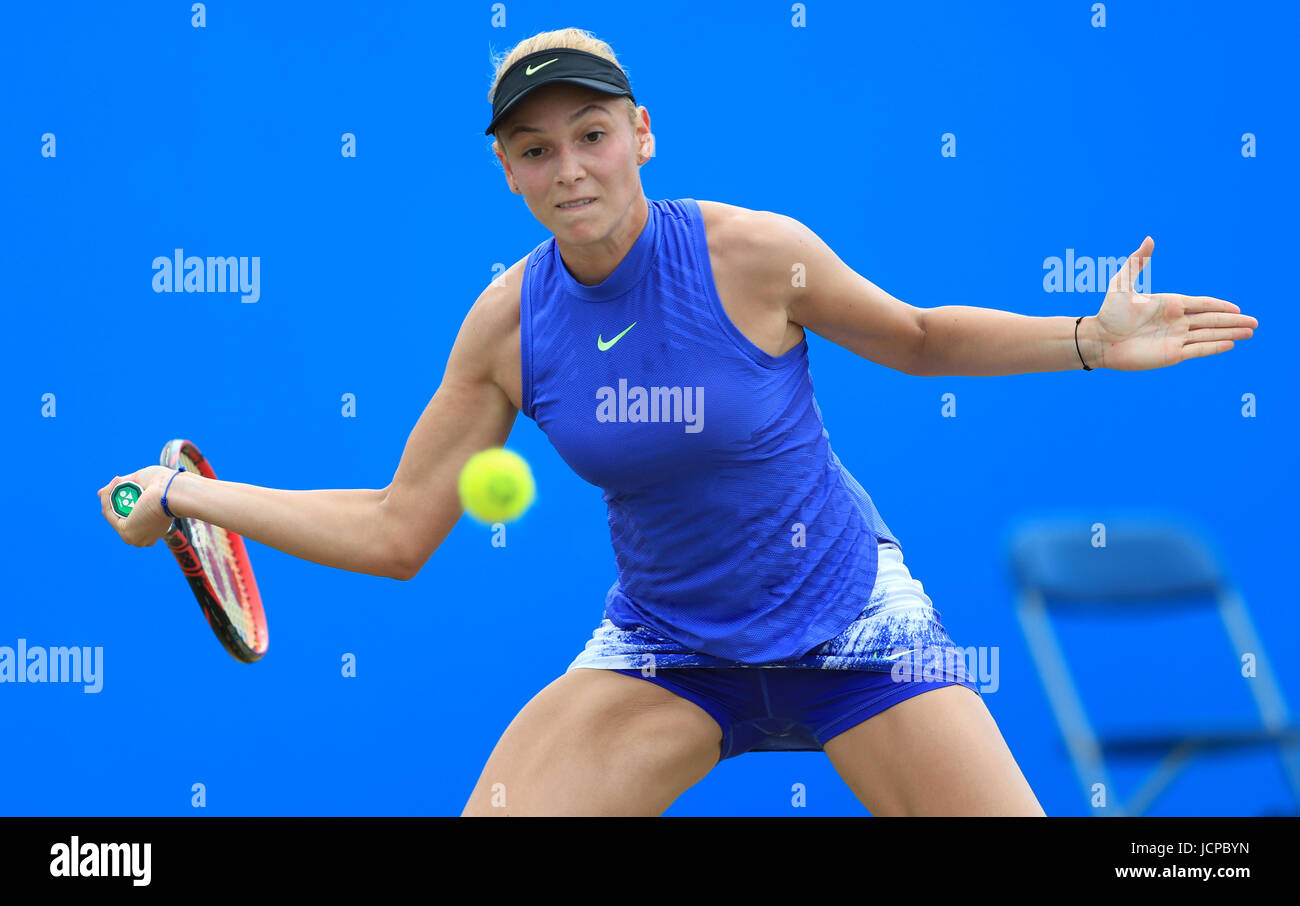 Croatia's Donna Vekic in action against Greece's Maria Sakkari during day  five of the AEGON Open Nottingham at Nottingham Tennis Centre Stock Photo -  Alamy