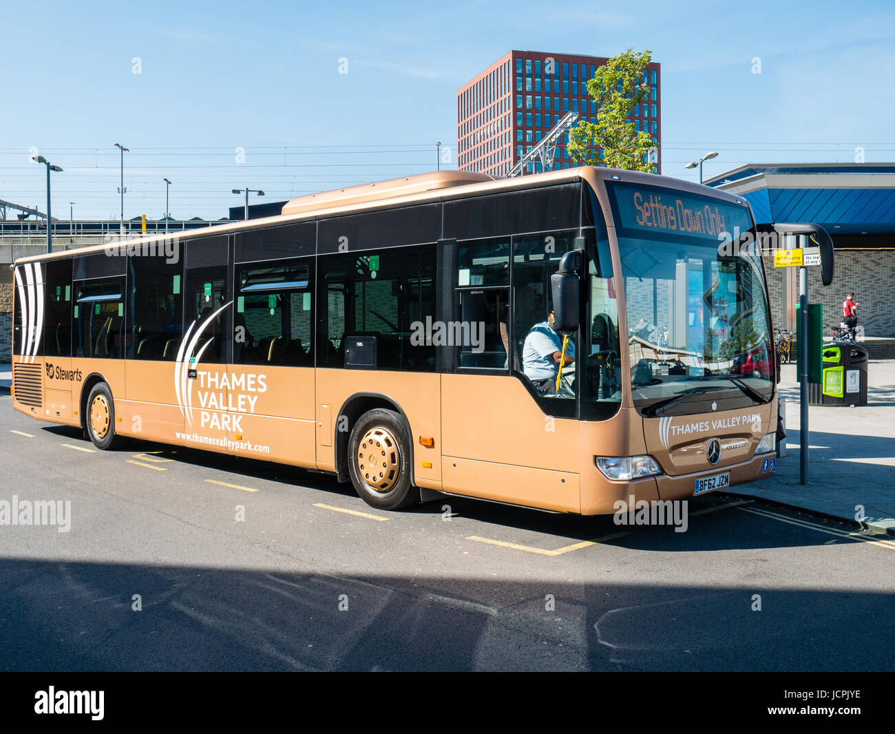 thames-valley-bus-service-hi-res-stock-photography-and-images-alamy