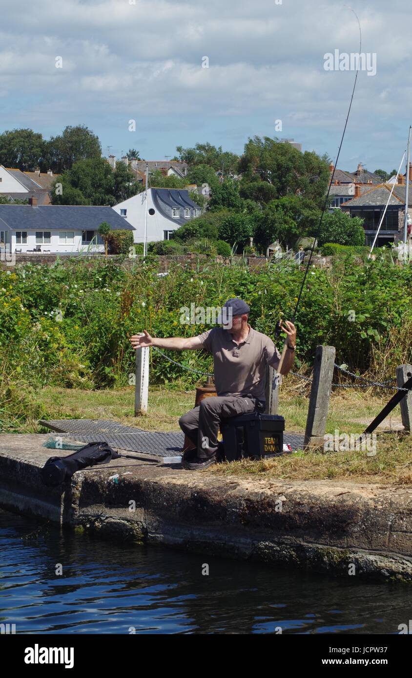 Topsham lock cottage hires stock photography and images Alamy