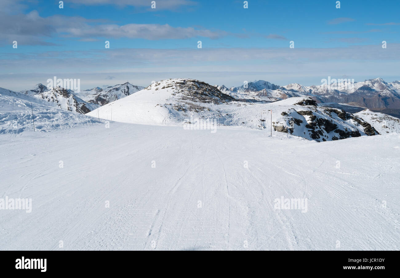 Ski slope in Val Thorens, trois vallees complex, France Stock Photo - Alamy