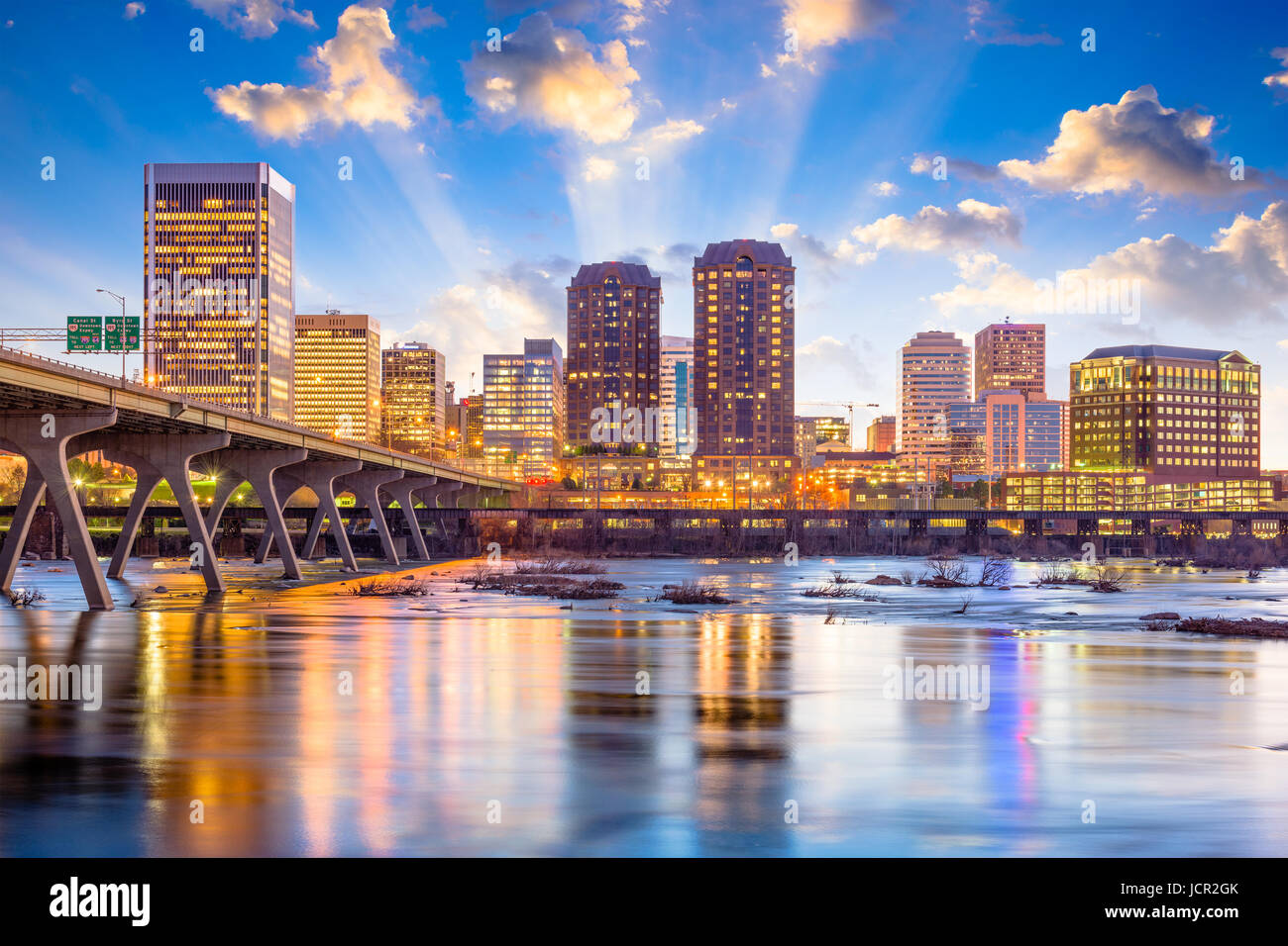 Richmond, Virginia, USA downtown skyline on the James River Stock Photo