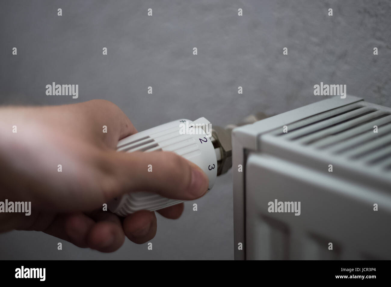 Radiator, heating solid fuel, the valve of the radiators turned up all