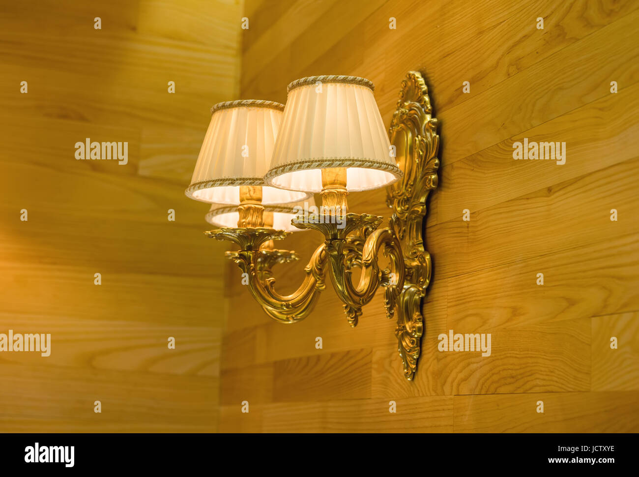 Vintage wall lamp hi-res stock photography and images - Alamy