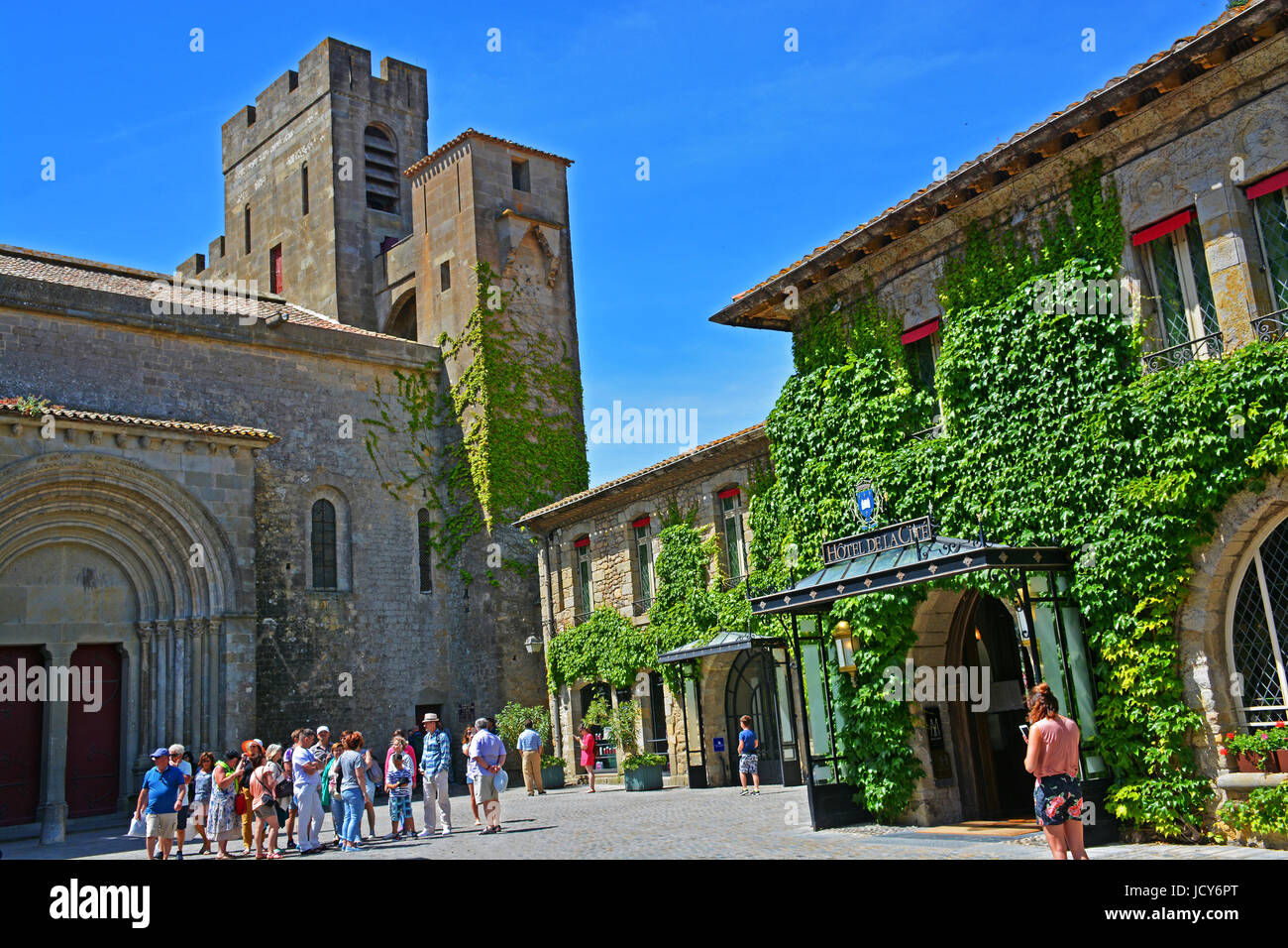 SaintNazaire basilica and hotel de la Cité, Auguste Pierre Pont square