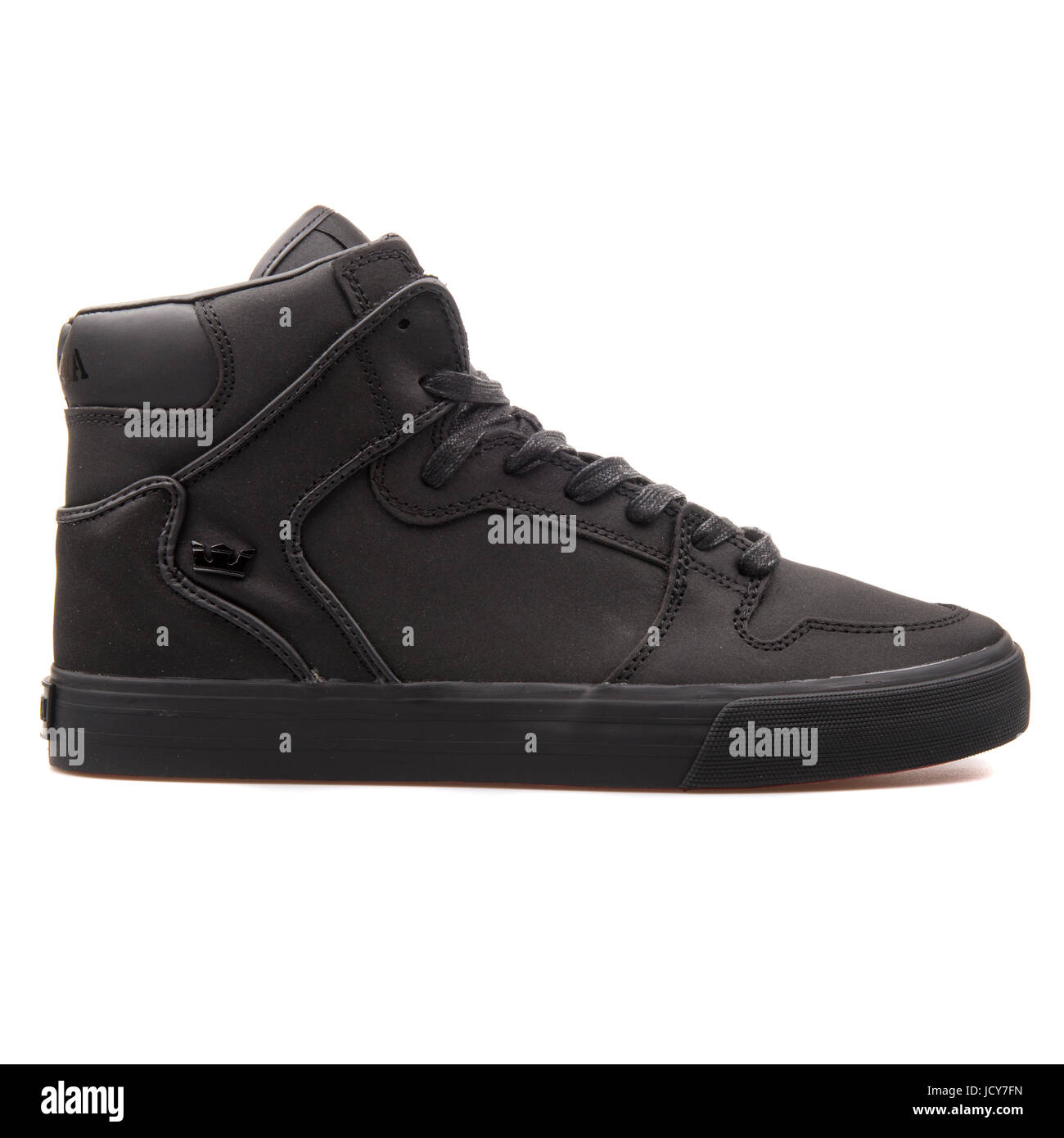 Supra Vaider Black Leather Men's Shoes - S28192 Stock Photo - Alamy