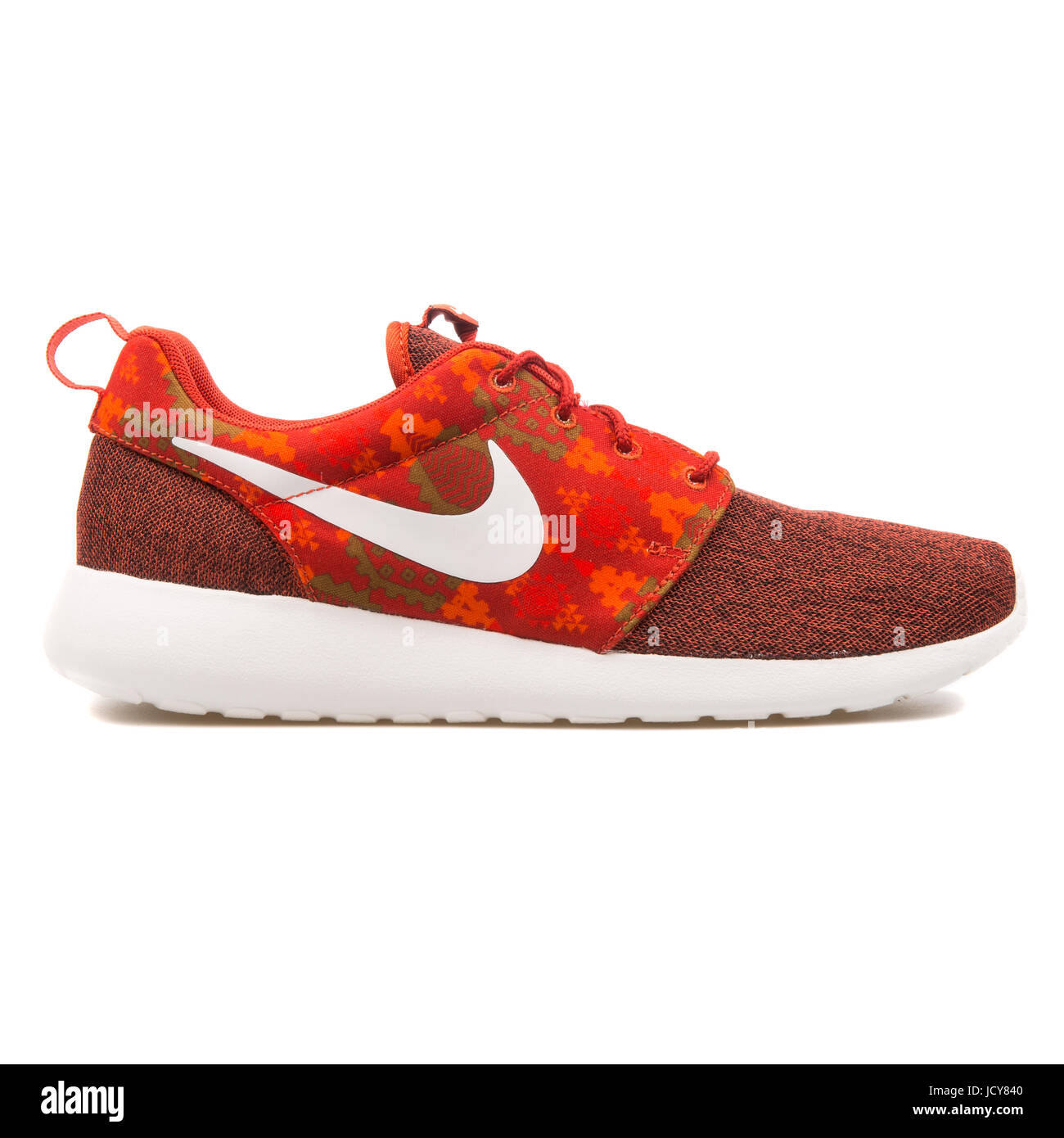 Nike Roshe One Print Red Orange Men's Running Shoes - 655206-612 Stock  Photo - Alamy