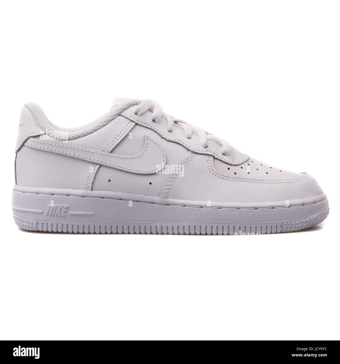 Nike Force 1 (PS) White Youth's Sports Shoes - 314193-117 Stock Photo -  Alamy