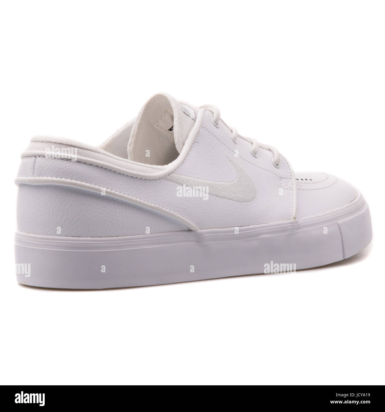 como resultado toque de múltiples fines Nike Zoom Stefan Janoski L White Leather Men's Skateboarding Shoes -  616490-110 Stock Photo - Alamy