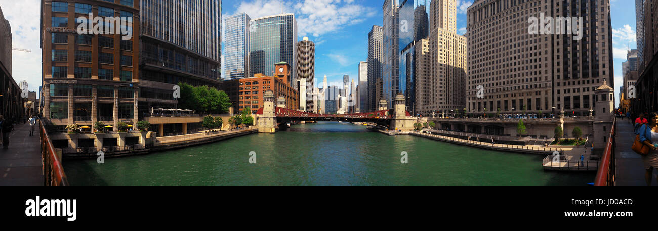 A 180º view looking east on the Chicago River along the River Walk towards La Salle Street from the Wells Street Bridge. Stock Photo