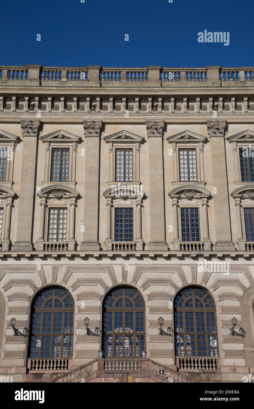 Royal palace facade hi-res stock photography and images - Alamy